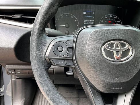 Used 2025 Toyota Corolla LE w/ LE Premium Package FWD image 10