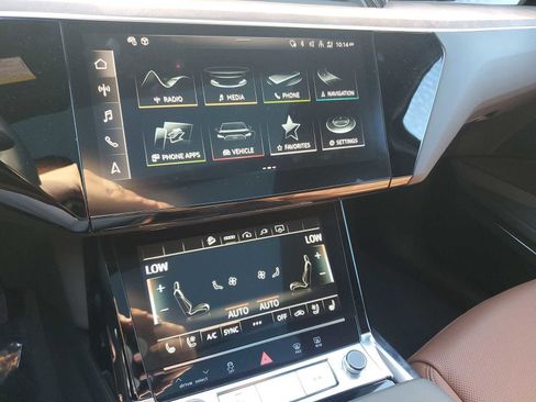 Certified 2023 Audi e-tron Premium Plus w/ Premium Plus Package image 23