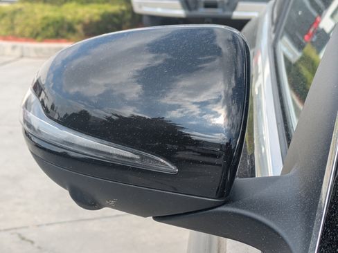 Used 2022 Mercedes-Benz GLC 300 4MATIC image 12