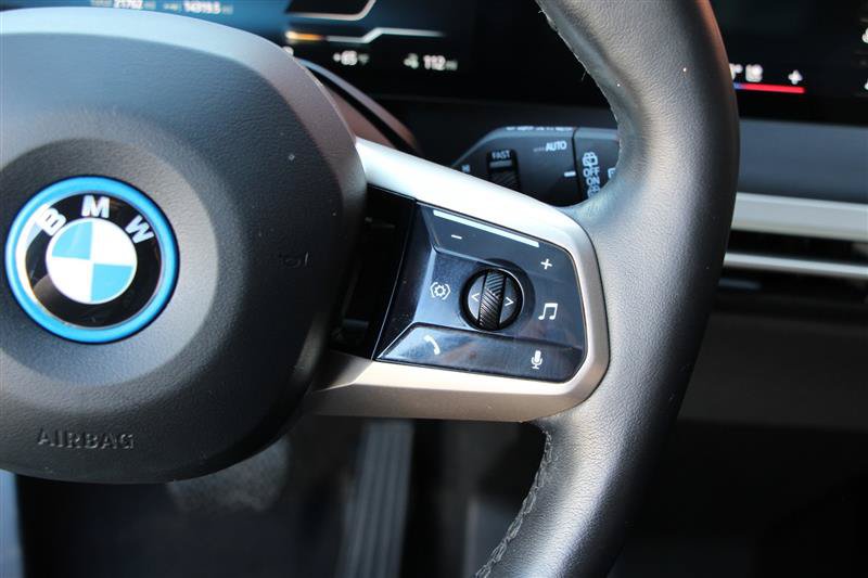 Used 2024 BMW iX xDrive50 w/ Premium Package AWD/4WD image 29
