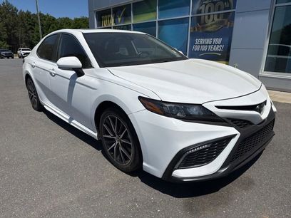 Used 2024 Toyota Camry SE w/ Cold Weather Package