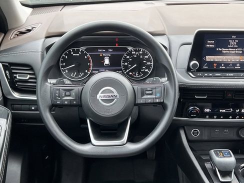 Certified 2021 Nissan Rogue SV image 15