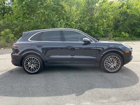 Used 2021 Porsche Cayenne AWD/4WD image 5