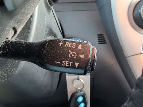 Used 2009 Pontiac Vibe AWD w/ Sun And Sound Package image 26