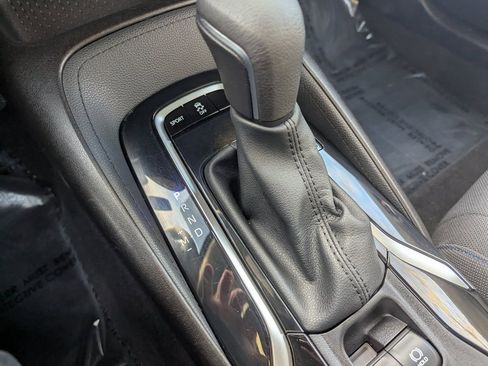 Used 2020 Toyota Corolla SE image 18