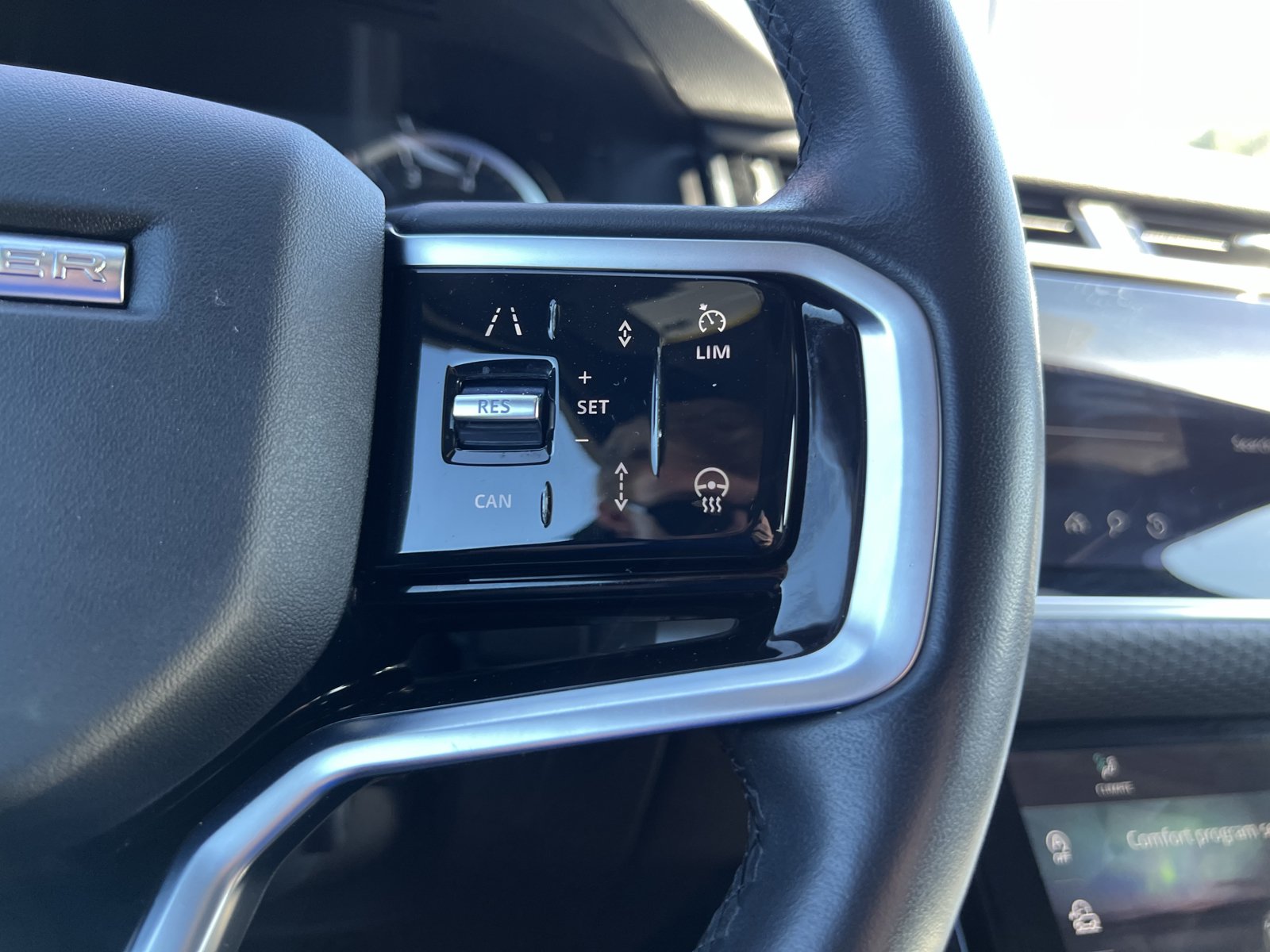 Used 2023 Land Rover Range Rover Velar R-Dynamic S AWD/4WD image 19
