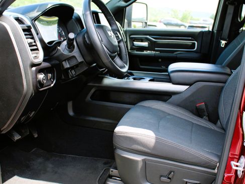 Used 2024 RAM 2500 Big Horn w/ Night Edition AWD/4WD image 29