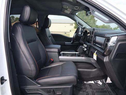 Used 2025 Ford F450 Lariat image 12