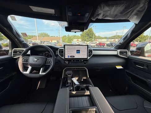 New 2026 Toyota Tundra Limited AWD/4WD image 11
