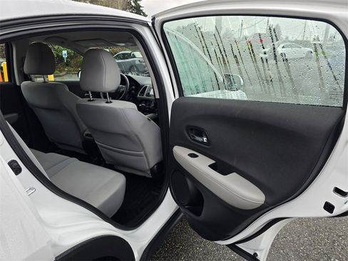 Used 2022 Honda HR-V LX image 14