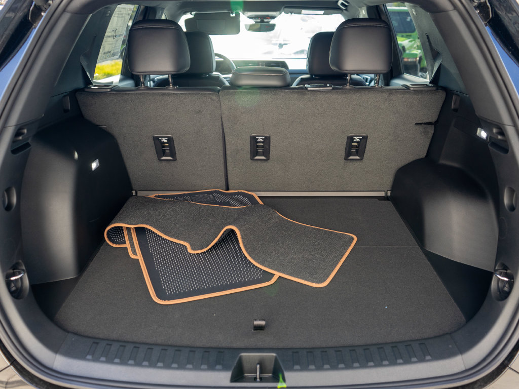 New 2027 GMC Terrain AT4 w/ Convenience Package III AWD/4WD image 30