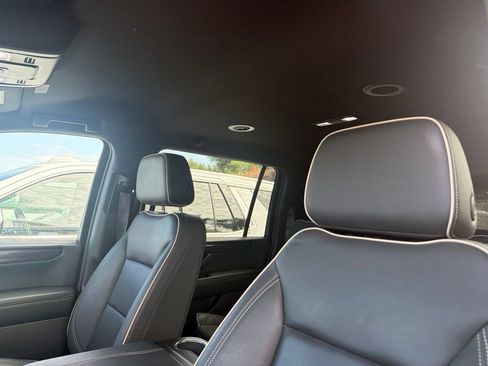 Certified 2025 GMC Yukon XL Elevation w/ LPO, Elevation Black Package AWD/4WD image 11