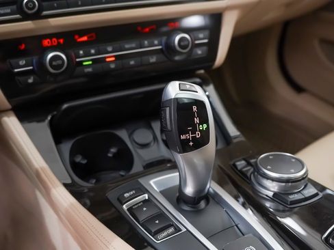 Used 2015 BMW 528i xDrive Sedan image 30