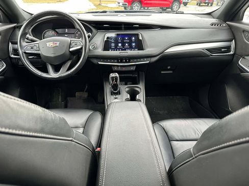 Used 2021 Cadillac XT4 Premium Luxury w/ Cold Weather Package AWD/4WD image 4