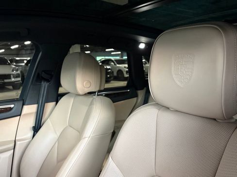 Used 2023 Porsche Macan AWD/4WD image 24