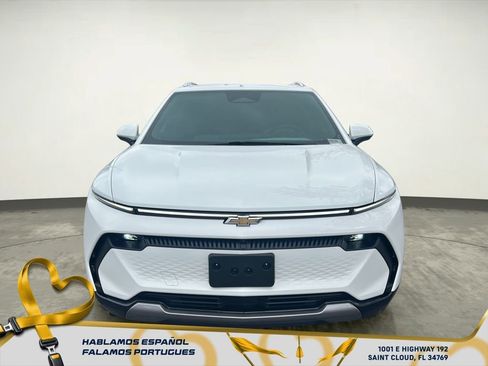 Certified 2025 Chevrolet Equinox EV LT image 9