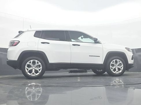 Used 2024 Jeep Compass Sport AWD/4WD image 33