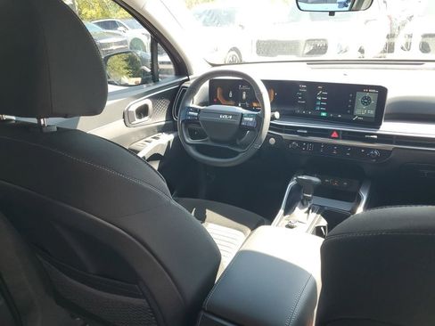 New 2026 Kia Sorento LX FWD image 13