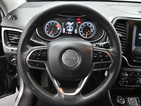 Used 2019 Jeep Cherokee Latitude w/ Popular Appearance Group AWD/4WD image 11