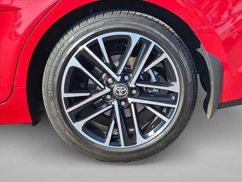 Used 2025 Toyota Camry XLE w/ Premium Package FWD image 28