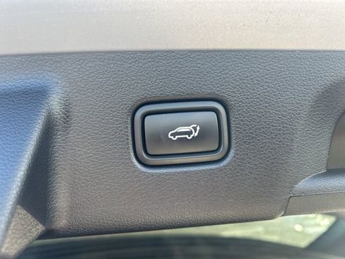 Used 2024 Hyundai Palisade Limited image 33