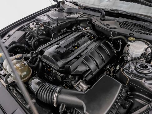 Used 2018 Ford Mustang Coupe RWD image 39