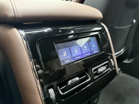 Used 2025 Lincoln Aviator Reserve w/ Jet Appearance Package AWD/4WD image 25