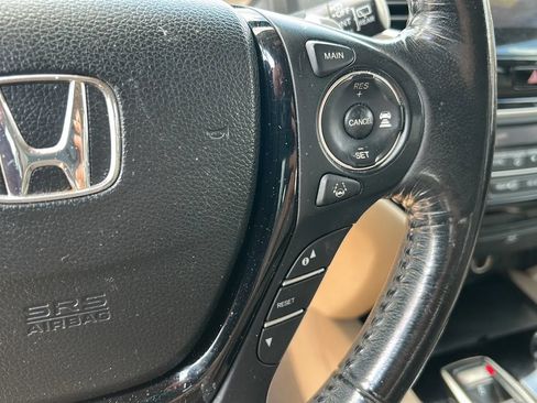 Used 2018 Honda Pilot Touring image 17