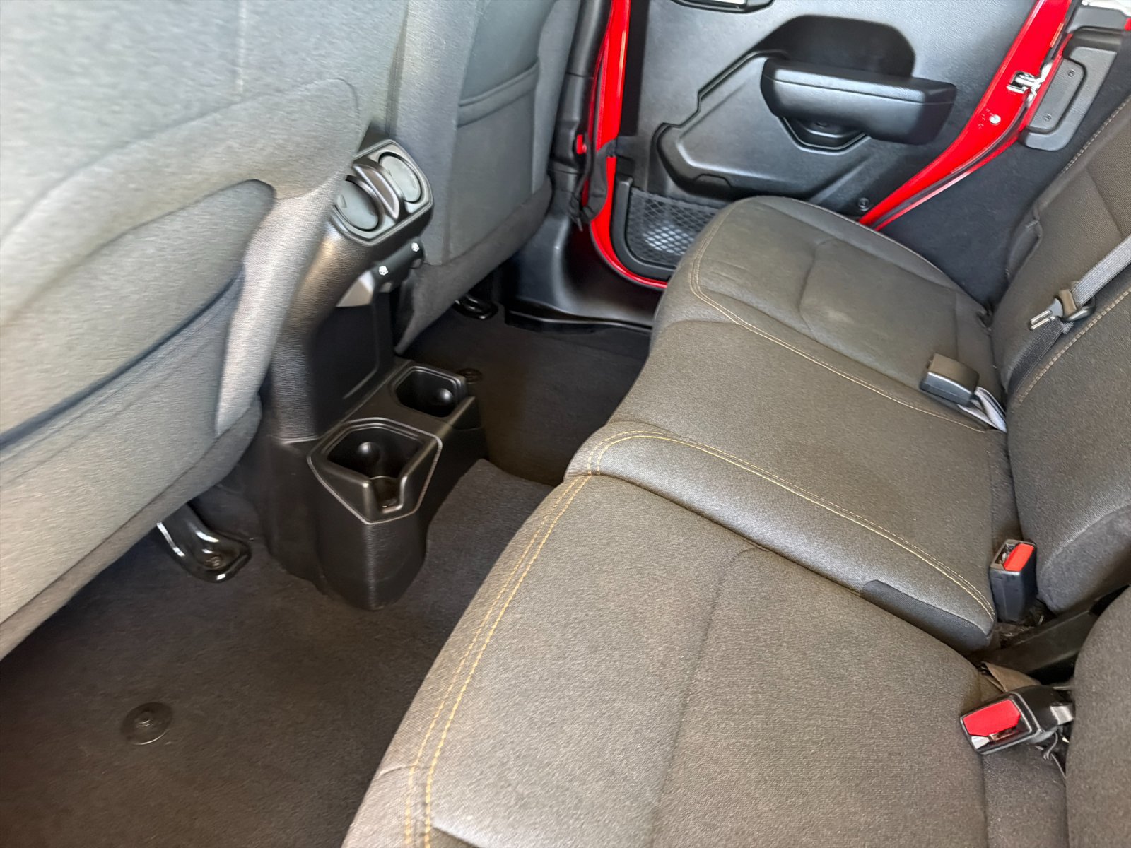 Used 2025 Jeep Wrangler Unlimited Sport AWD/4WD image 14