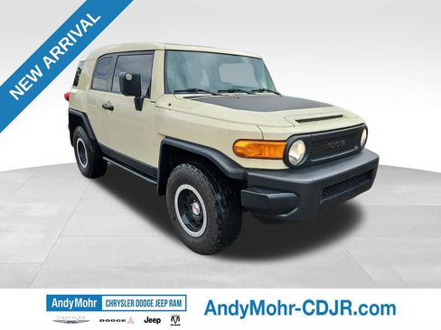 Used 2010 Toyota FJ Cruiser 4WD image 1