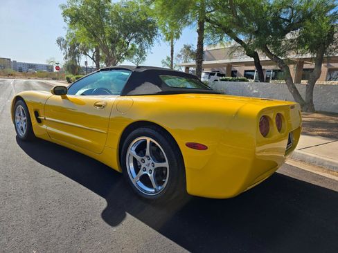 Used 2004 Chevrolet Corvette Convertible w/ Preferred Equipment Group RWD image 5