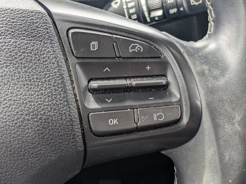 Used 2024 Hyundai Venue SEL FWD image 24