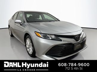Used 2018 Toyota Camry LE video 1