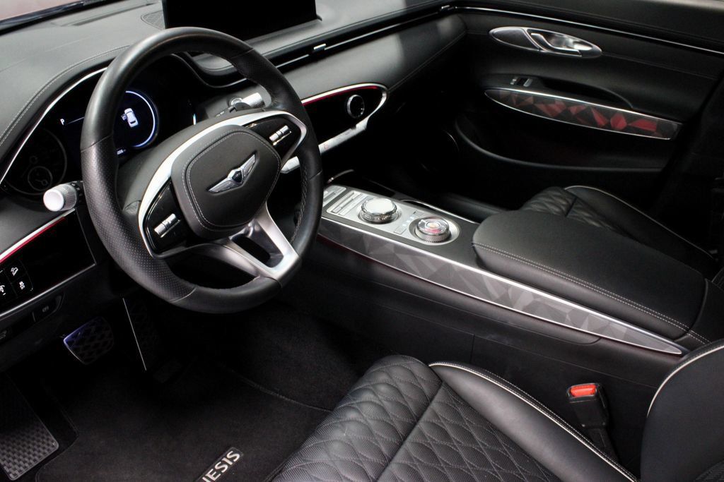 Used 2022 Genesis GV70 3.5T Sport w/ Sport Advanced Package AWD/4WD image 26