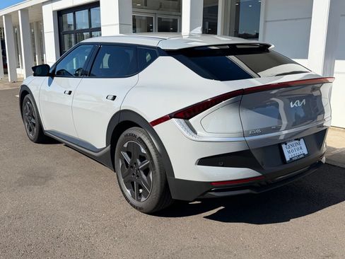 Used 2025 Kia EV6 Light AWD/4WD image 3