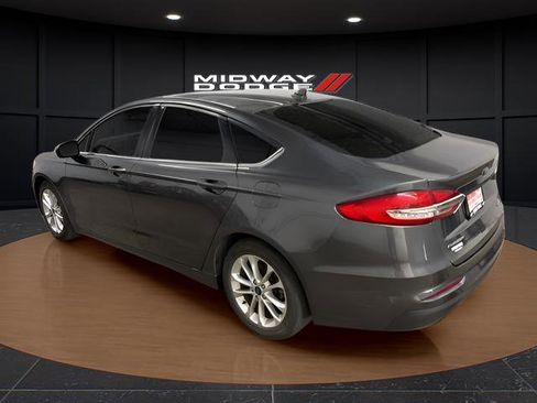 Used 2020 Ford Fusion SE FWD image 3