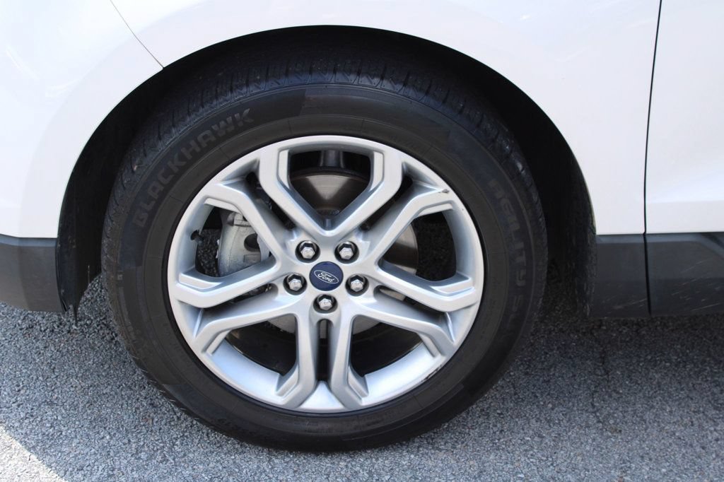 Used 2018 Ford Edge Titanium w/ Technology Package FWD image 37