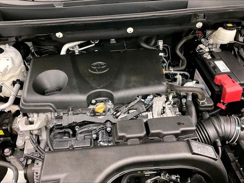 Used 2021 Toyota RAV4 XLE w/ Convenience Package FWD image 25
