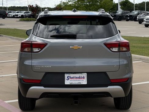 Used 2023 Chevrolet TrailBlazer LT w/ Convenience Package AWD/4WD image 5