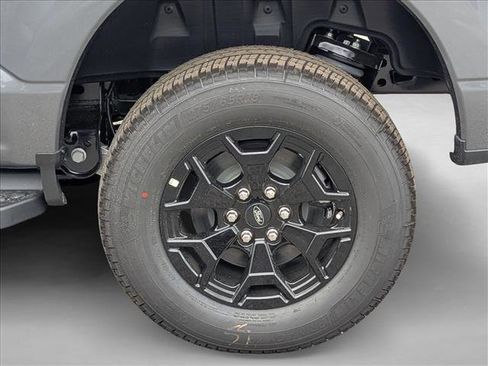 New 2025 Ford F150 Lightning XLT image 9