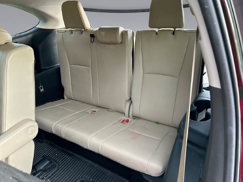 Used 2023 Toyota Highlander XLE FWD image 32