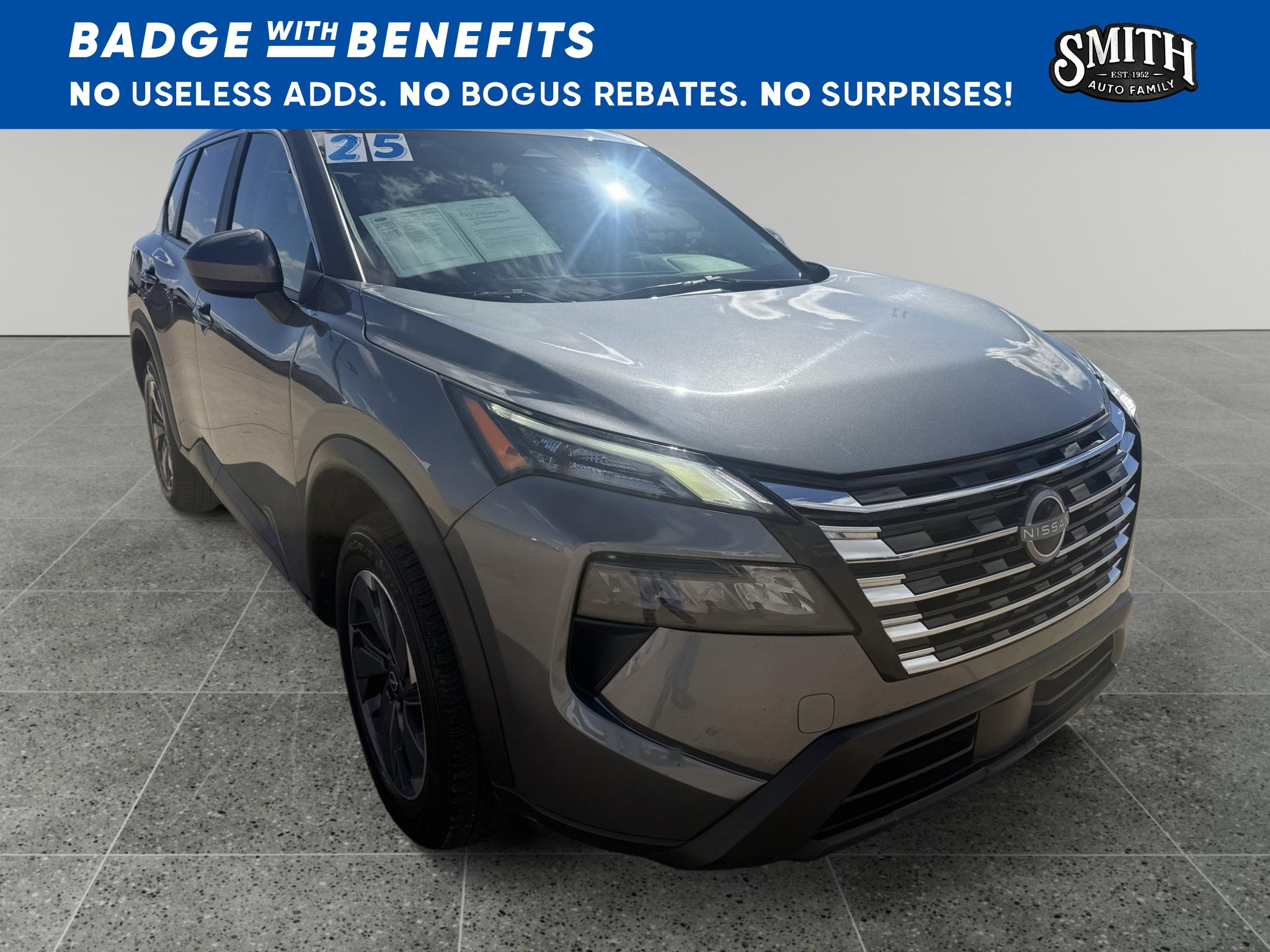 Used 2025 Nissan Rogue SV FWD image 1