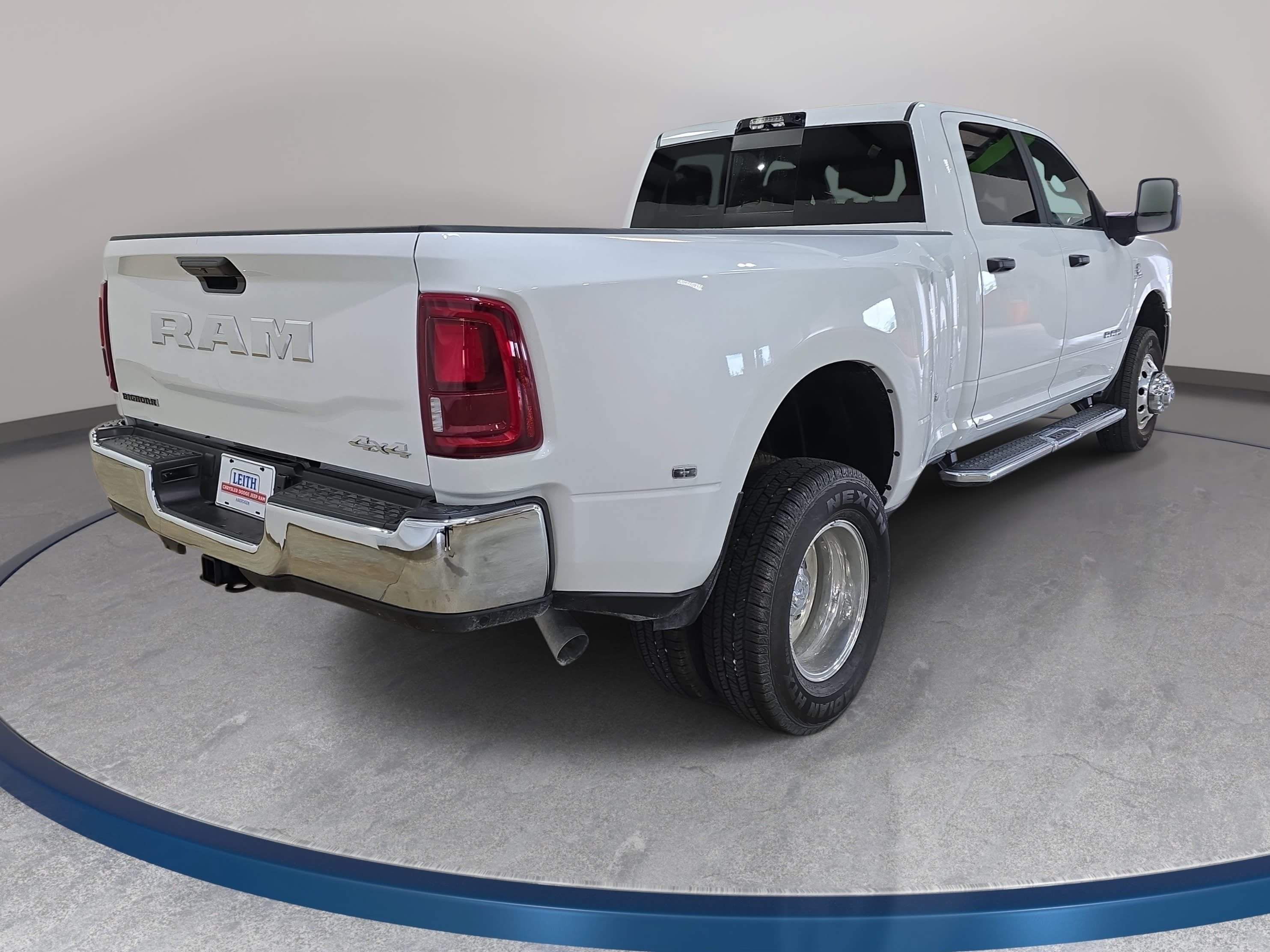 New 2026 RAM 3500 Big Horn AWD/4WD image 6