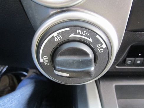 Used 2017 Nissan Titan PRO-4X image 35