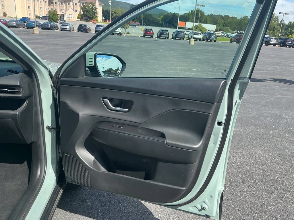 Certified 2024 Hyundai Kona Limited AWD/4WD image 30