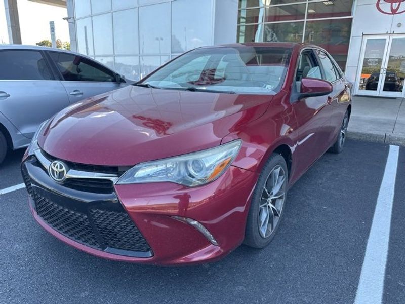 Used 2015 Toyota Camry XSE image 1