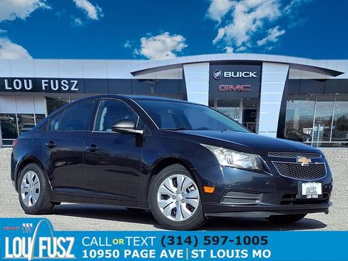 Used 2014 Chevrolet Cruze LS image 1