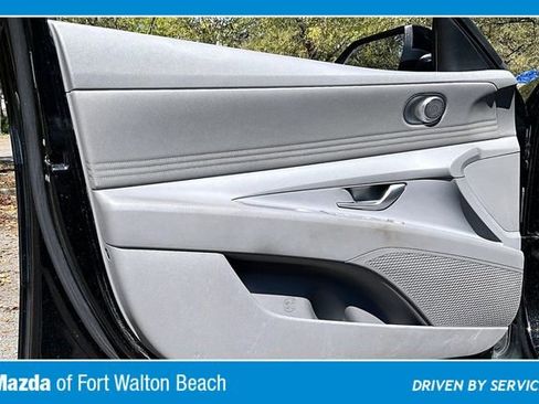 Used 2021 Hyundai Elantra SEL w/ Convenience Package image 17