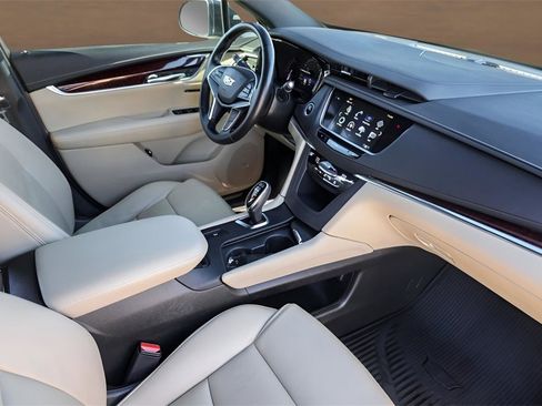Used 2019 Cadillac XT5 Luxury image 30