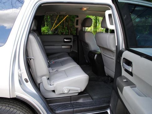 Used 2016 Toyota Sequoia Limited w/ Safety & Convenience Package image 17